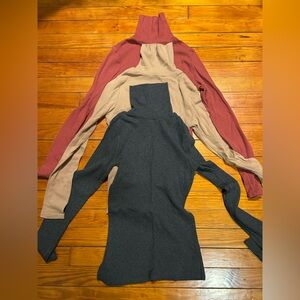 Turtle neck bundle deal- size medium